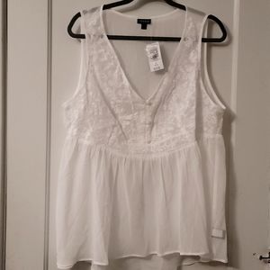 Torrid NWT, white blouse, Sz 1/1x/14-16